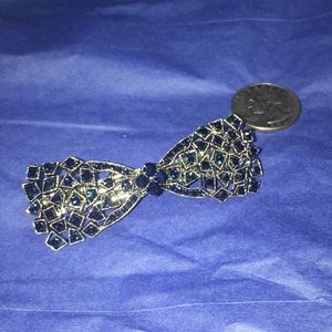 Sapphire crystal bow clip